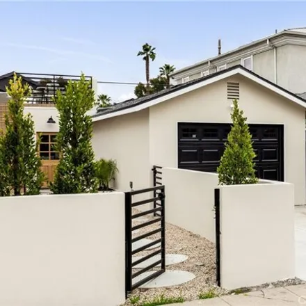 Image 2 - 12820 Short Avenue, Los Angeles, CA 90066, USA - House for sale