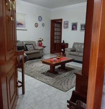 Buy this 2 bed house on Rua Itaguassú in Rudge Ramos, São Bernardo do Campo - SP