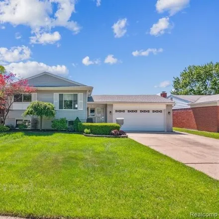 Buy this 3 bed house on 11660 Sorrento Boulevard in Sterling Heights, MI 48312
