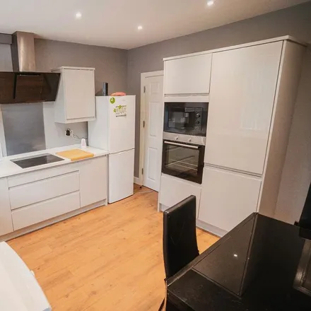 Rent this 5 bed townhouse on 18-52 Priestley Street in Cultural Industries, Sheffield