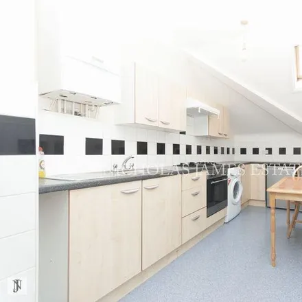 Rent this 2 bed apartment on Coleridge Road in London, N4 3NX
