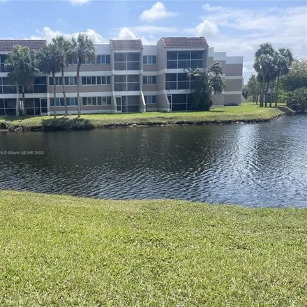 Rent this 2 bed condo on 150 Lakeview Drive in Weston, FL 33326