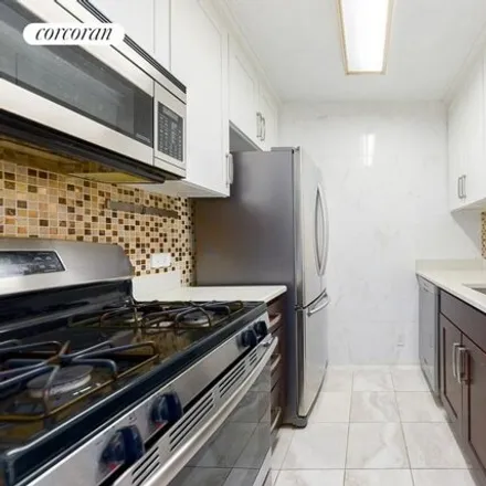 Image 3 - The Summit, 97th Place, New York, NY 11374, USA - Condo for rent