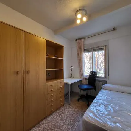 Rent this 3 bed apartment on Polideportivo Juan de la Cierva - Las Margaritas in Avenida de Don Juan de Borbón, 28093 Getafe
