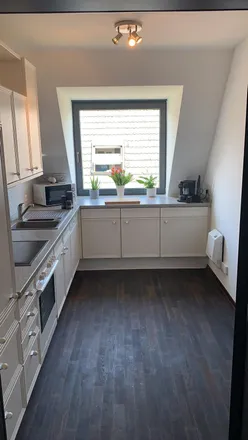 Rent this 2 bed apartment on Nordfriesländer Straße 17 in 22527 Hamburg, Germany