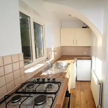 Image 3 - unnamed road, Horsforth, LS18 4DF, United Kingdom - Townhouse for rent