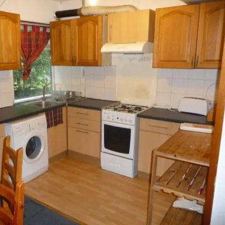 Rent this 3 bed house on Kelso Gardens in Leeds, LS2 9DB