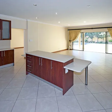 Image 2 - Nicholas Crescent, Broadacres AH, Randburg, 2055, South Africa - Apartment for rent