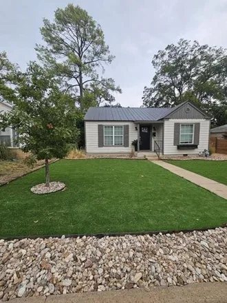 Buy this 3 bed house on 248 West Centre Street in Fredericksburg, TX 78624
