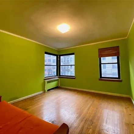 Buy this studio apartment on 251 Seaman Avenue in New York, NY 10034