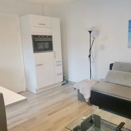 Rent this 2 bed apartment on Rethelstraße 141 in 40237 Dusseldorf, Germany
