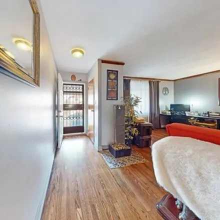 Image 3 - 1648 East 93rd Street, New York, NY 11236, USA - House for sale