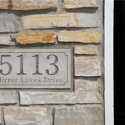 Image 4 - 5119 Mirror Lakes Drive, Edina, MN 55436, USA - House for sale