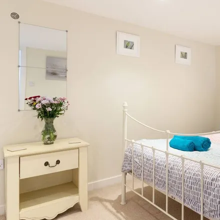 Rent this 5 bed townhouse on Llanfaelog in LL64 5QD, United Kingdom