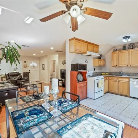 Image 6 - 17047 Roscoe Boulevard, Los Angeles, CA 91325, USA - Townhouse for sale