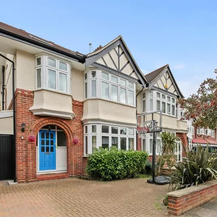 Rent this 6 bed duplex on 35 Delamere Road in London, W5 3JL