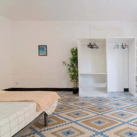 Rent this 5 bed room on Mediterránea de Hamburguesas in Plaça del Mercat, 22