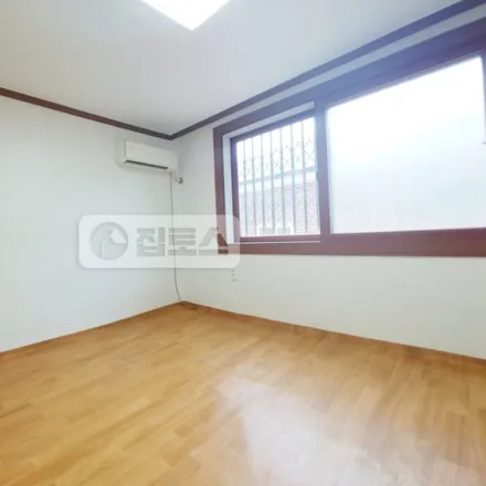 Rent this 2 bed apartment on 서울특별시 강남구 논현동 177-1