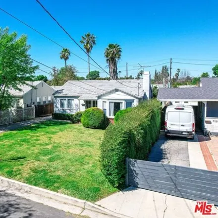 Buy this 3 bed house on 7539 Hesperia Avenue in Los Angeles, CA 91335