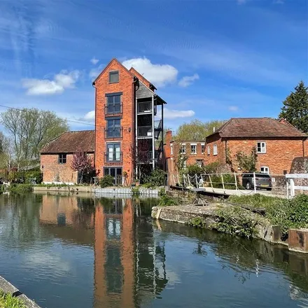 Rent this 1 bed apartment on West Mills in Newbury, RG14 5HU