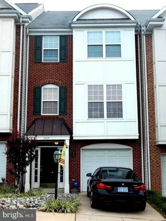 Rent this 3 bed townhouse on 6409 Nice Pl in Alexandria, Virginia