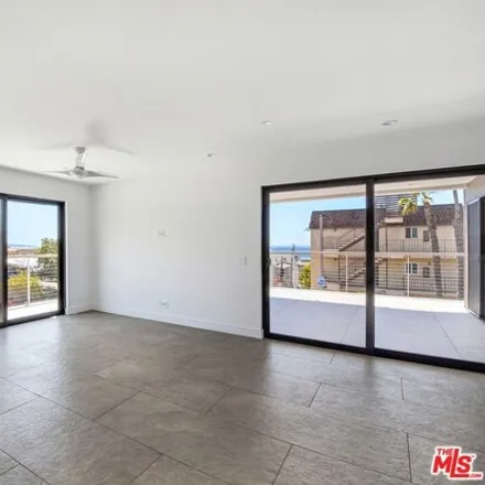 Image 3 - 201 27th Street, Hermosa Beach, CA 90254, USA - Condo for rent