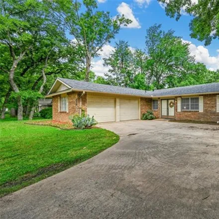 Rent this 3 bed house on 3519 Hastings Drive in Arlington, TX 76013