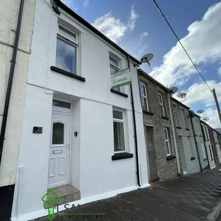 Rent this 3 bed townhouse on St Alban in Halifax Terrace, Blaenrhondda