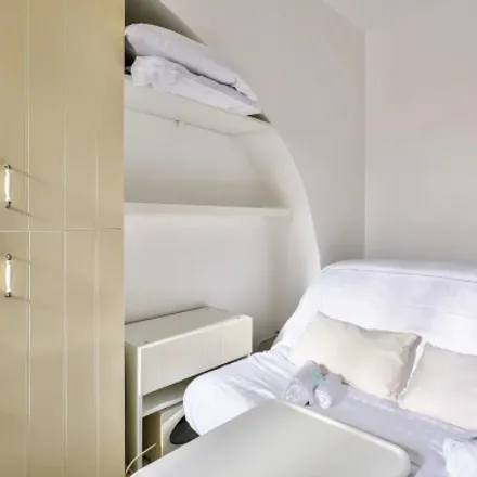 Rent this studio apartment on 41 Rue des Poissonniers in 75018 Paris, France