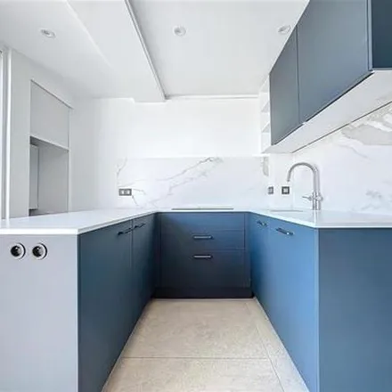 Rent this 2 bed apartment on Rue Mercelis - Mercelisstraat 73 in 1050 Ixelles - Elsene, Belgium