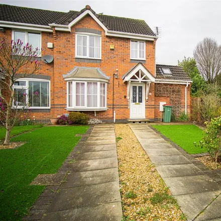 Rent this 3 bed duplex on The Green in Preston, PR2 6QF
