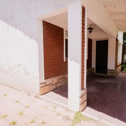 Buy this 3 bed house on Escuela N° 12 Victoriano E. Montes in Calle 467 14 a, Partido de La Plata