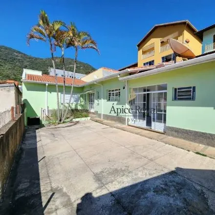 Rent this 2 bed house on Avenida Brasil in Centro, Extrema - MG