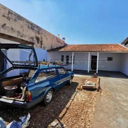 Buy this 3 bed house on Avenida Rômulo Lupo in Parque das Laranjeiras, Araraquara - SP