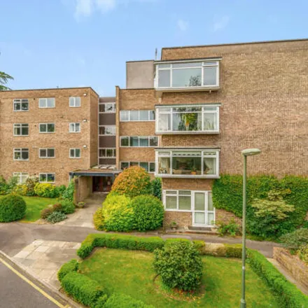 Buy this 3 bed apartment on Buckingham Close in Guildford, GU1 1TA