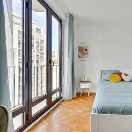 Rent this 3 bed room on 9 Rue des Frères Morane in 75015 Paris, France