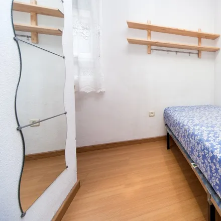 Rent this 3 bed room on Madrid in Centro de Servicios Sociales Marta Esquivías, Calle Pontevedra