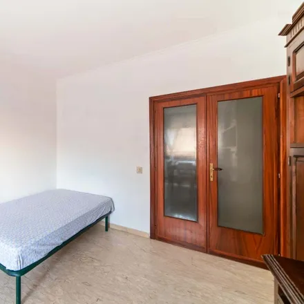 Image 2 - Via Filippo Serafini, 33, 00175 Rome RM, Italy - Room for rent