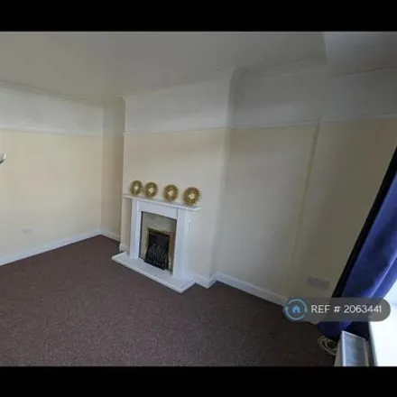 Image 2 - Stanley Road, London, CR4 2BH, United Kingdom - Townhouse for rent