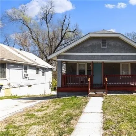 Buy this 2 bed house on 5145 Walrond Avenue in Kansas City, MO 64130