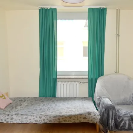 Rent this 6 bed room on Jagiellońska 6 in 03-721 Warsaw, Poland