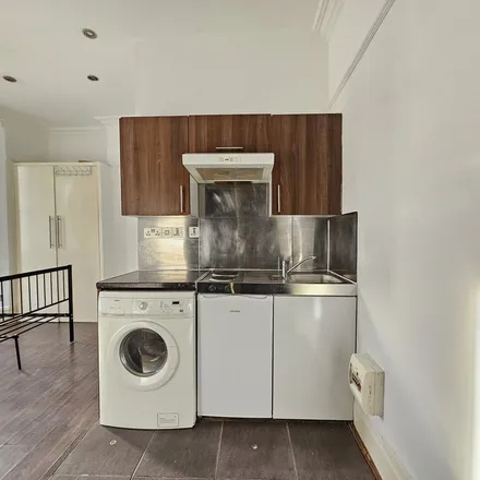 Image 2 - Melrose Avenue, London, NW2 4JX, United Kingdom - Apartment for rent