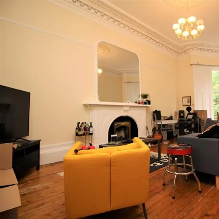 Image 2 - 4 Bowmont Gardens, Partickhill, Glasgow, G12 9LR, United Kingdom - Apartment for rent