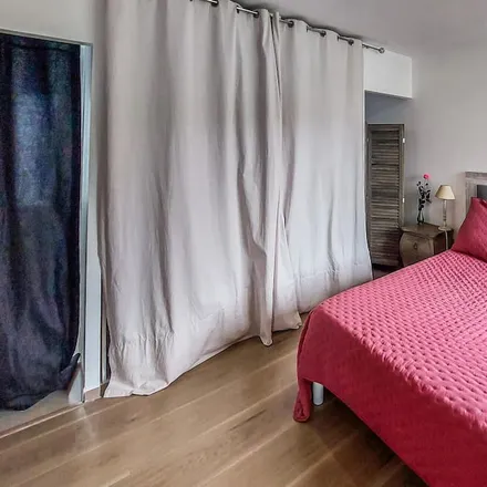 Rent this 3 bed house on Vertou in Impasse de la Gare, 44120 Vertou