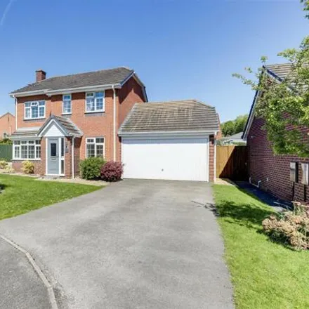 Buy this 4 bed house on unnamed road in Arnold, NG5 9QU