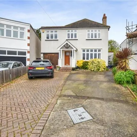 Buy this 4 bed house on Oaklands Close in London, DA6 7AP