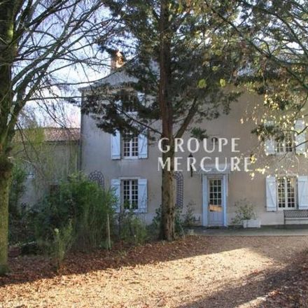 Rent this 6 bed house on 1 Rue de la Gendarmerie in 79600 Airvault, France