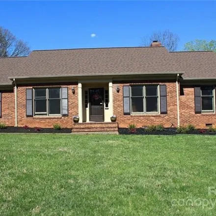 Buy this 3 bed house on 446 15th Avenue Northwest in Hickory, NC 28601