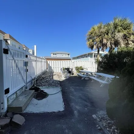 Image 6 - Carolina Beach Avenue North, Carolina Beach, NC 28428, USA - Condo for sale