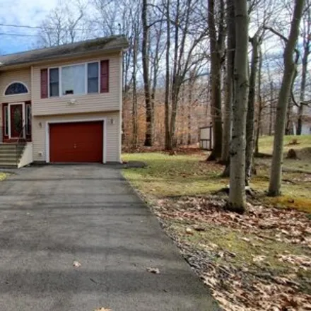 Rent this 5 bed house on 8141 Mayfair Road in Coolbaugh Township, PA 18466